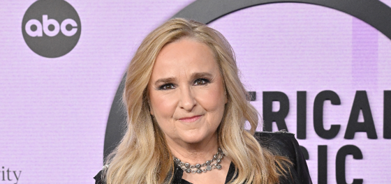 Melissa Etheridge says she knew this “sex symbol” was gay, helped him—and other celebs—come out
