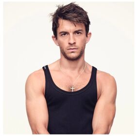 Jonathan Bailey flaunts his fashion pedigree (and jacked muscles) in photo shoot ahead of ‘Fellow Travelers’