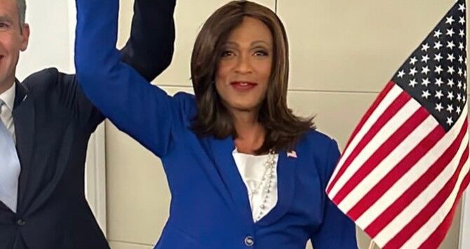 Can you identify this male celebrity dressed in drag as Kamala Harris for Halloween? - Vimarsana News