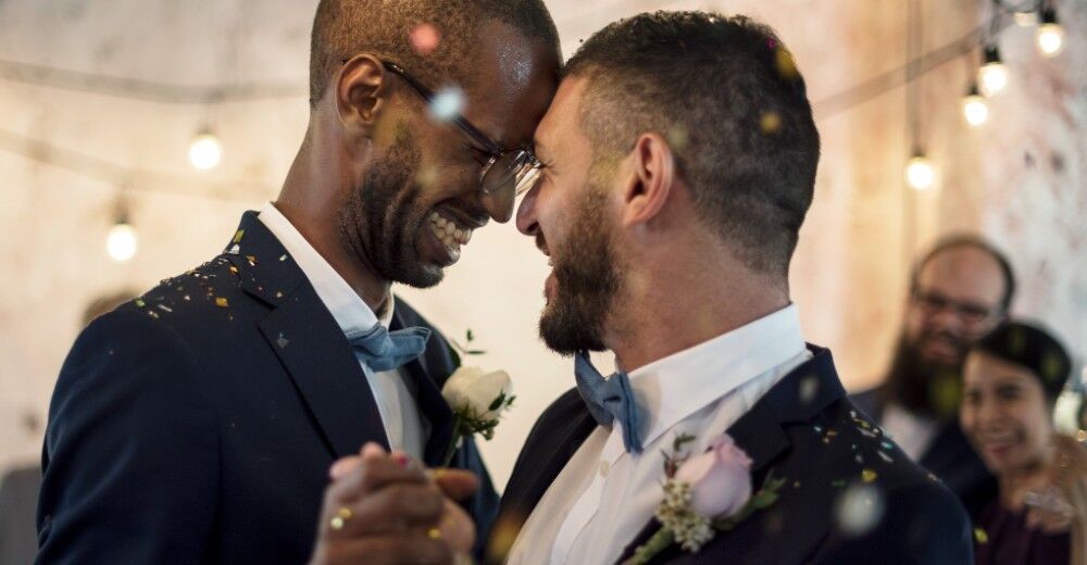 Gay guys pinpoint the "best years" of their lives - Vimarsana News