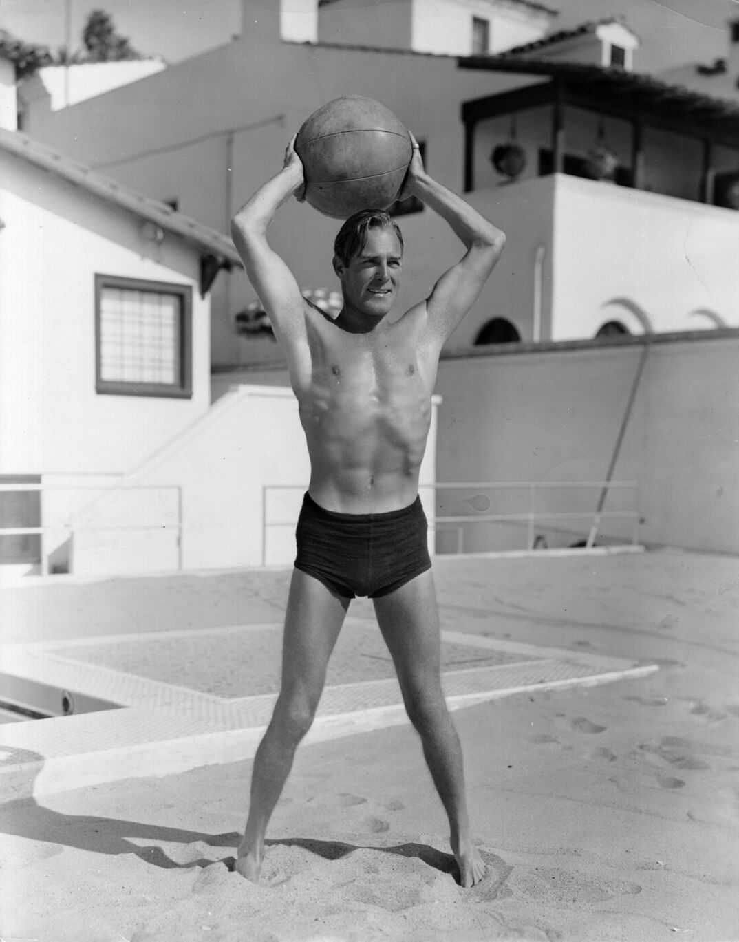 1935:  Randolph Scott, the American outdoor star (1898 - 1987).  (Photo by Hulton Archive/Getty Images)