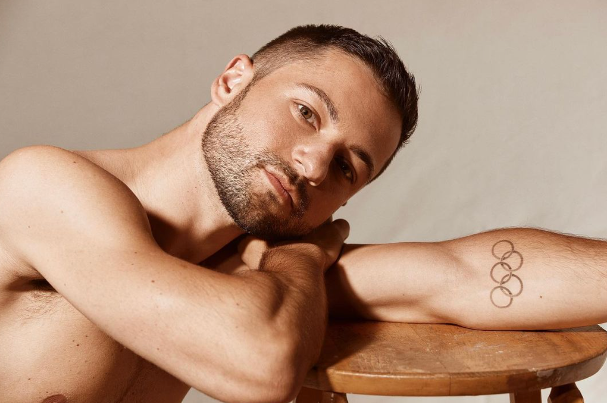 Dreamy Olympic ice dancer Lewis Gibson keeps racking up wins to our favorite '80s dance hits - Vimarsana News