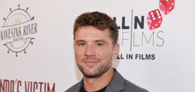 Ryan Phillippe’s latest thirst trap has fans crying “Dadddyyyy”