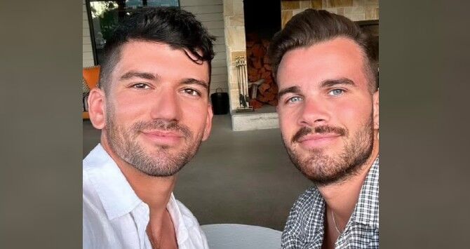 TV presenter pays tearful tribute to gay colleague killed alongside his boyfriend - Vimarsana News