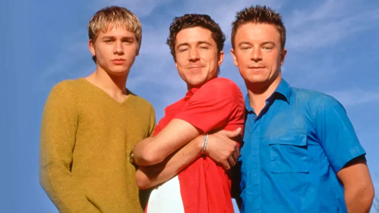 25 years ago, 'Queer As Folk' debuted with a provocative (& problematic) premiere - Vimarsana News