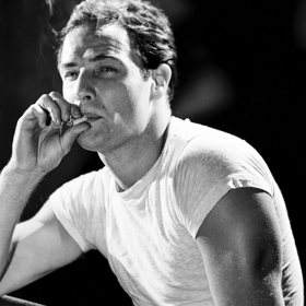 How Marlon Brando “loosened up” when it came to having sex with men