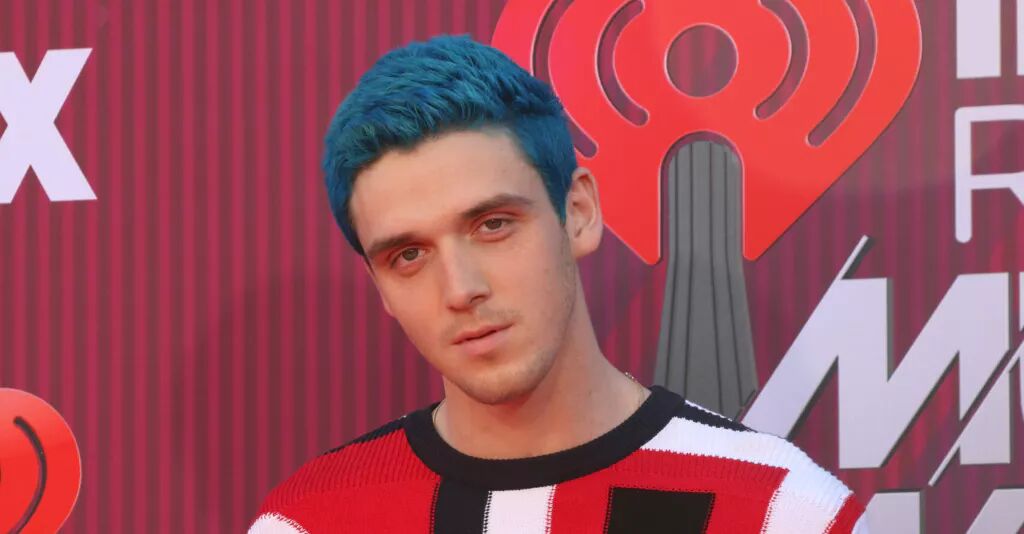 Indie singer Lauv just came out again