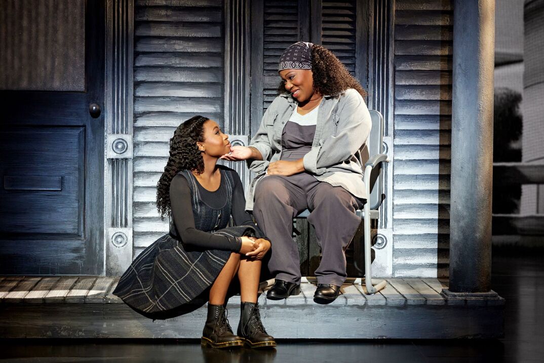 (from left) Nichelle Lewis and Melody Betts in "The Wiz."