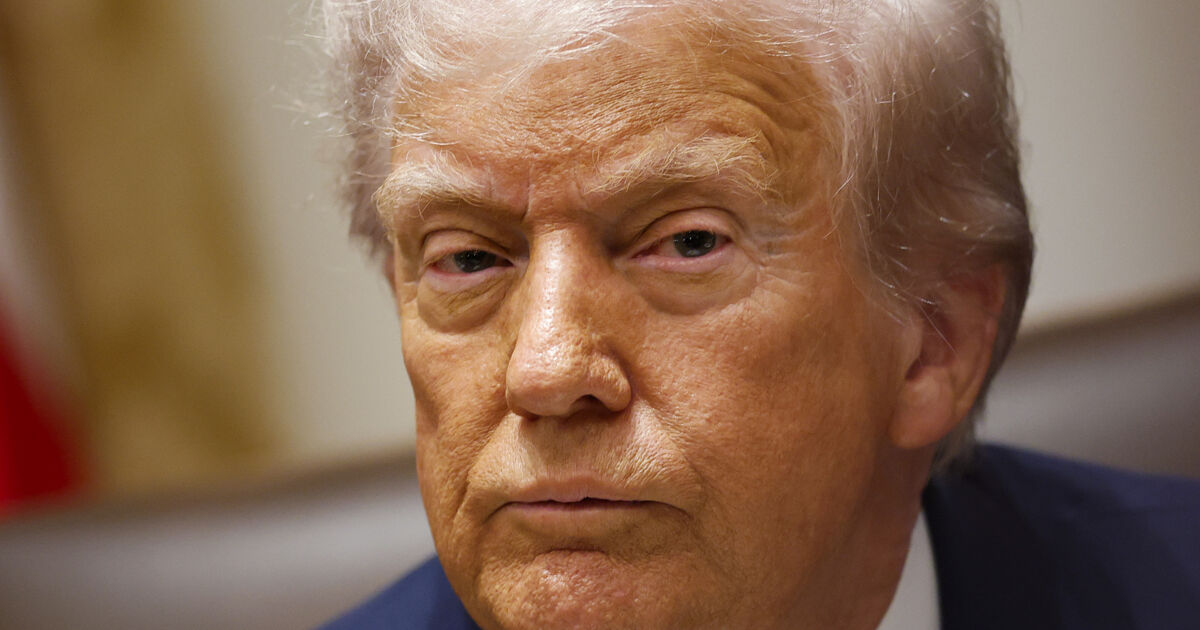 “What are they doing, and why?”: Tr*mp goes full-on queen in ridiculous rant over “super bad” photo of himself